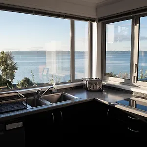  Holiday home Serenity Lakeview Retreat
