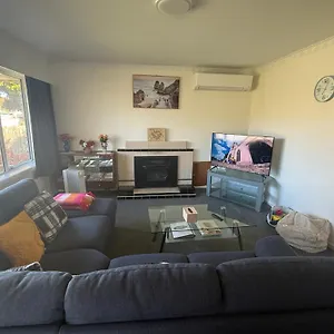  Holiday home 3 Bedroom By The Reserve